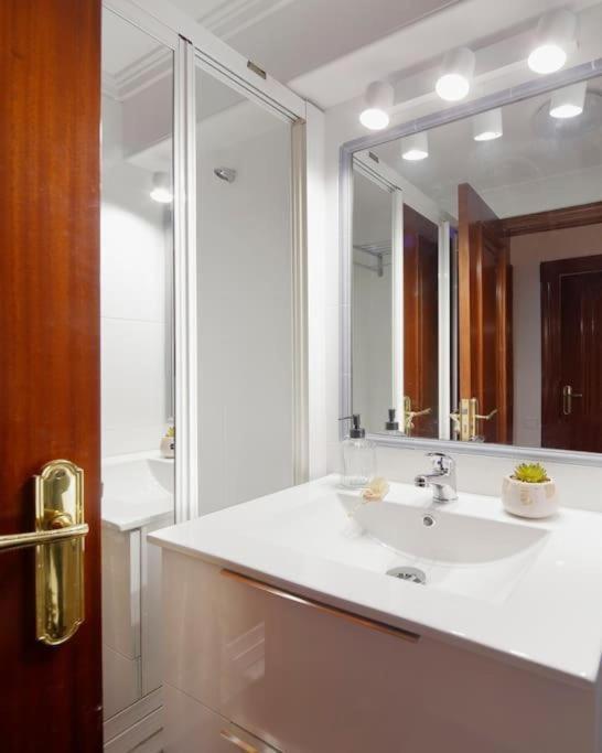 Apartamento Maura 2 Dormitorios Oviedo Kültér fotó